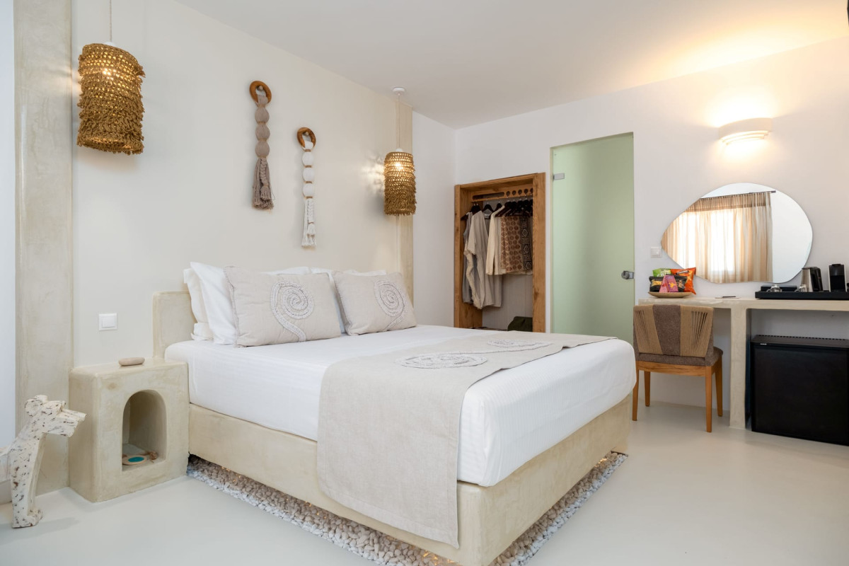 Villa Kelly Rooms  Suites Paros