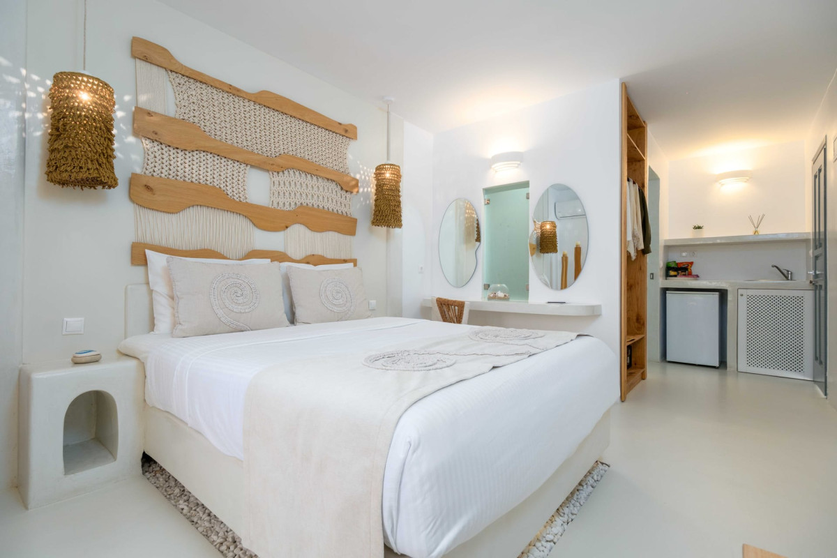 Villa Kelly Rooms  Suites Paros