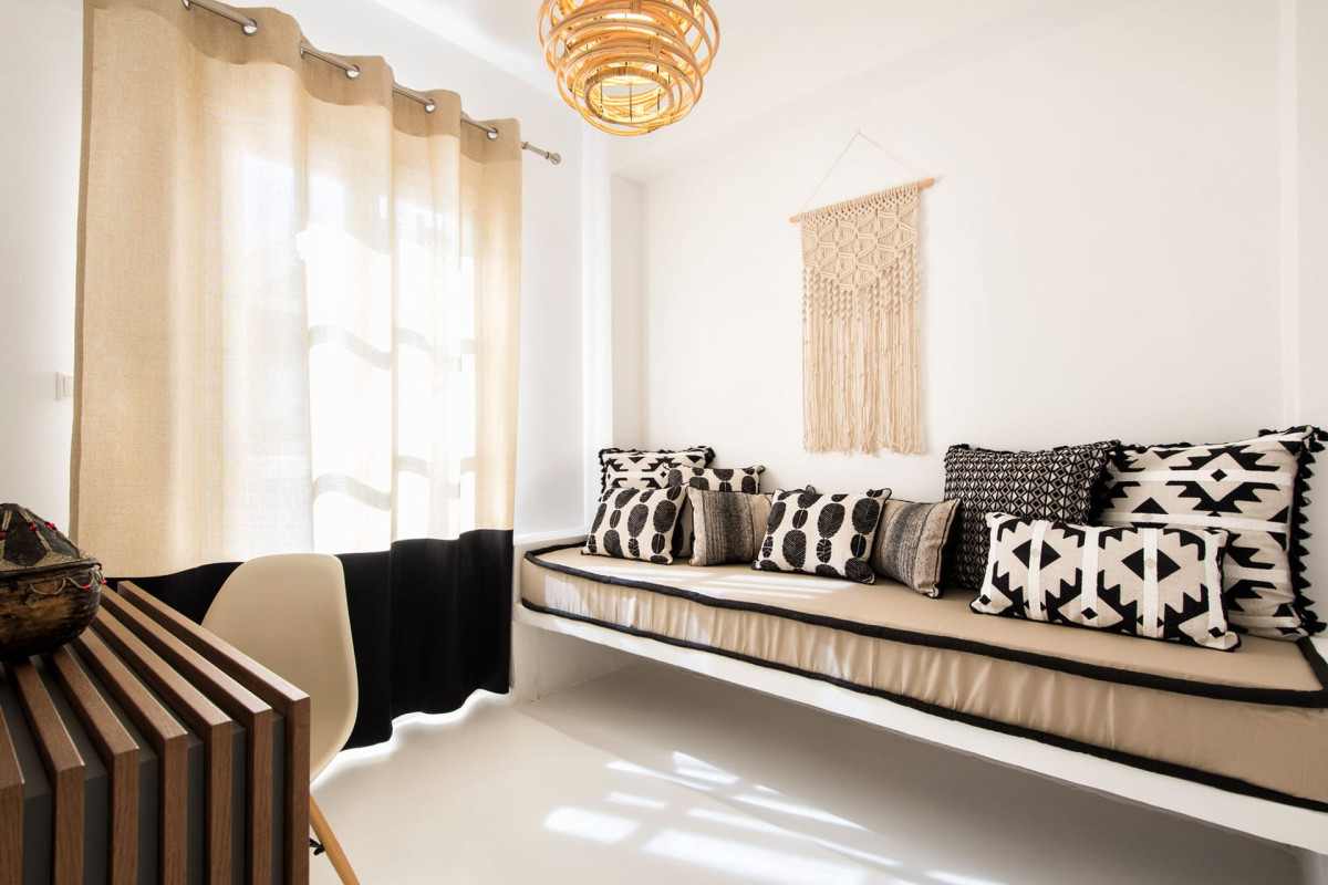 Villa Kelly Rooms  Suites Paros