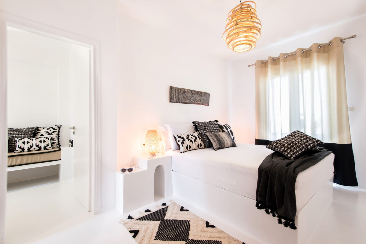 Villa Kelly Rooms  Suites Paros