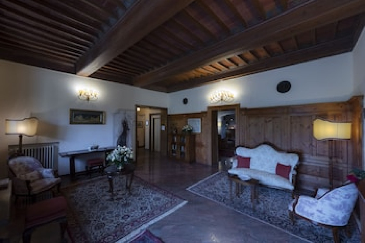 VILLA SCACCIAPENSIERI
