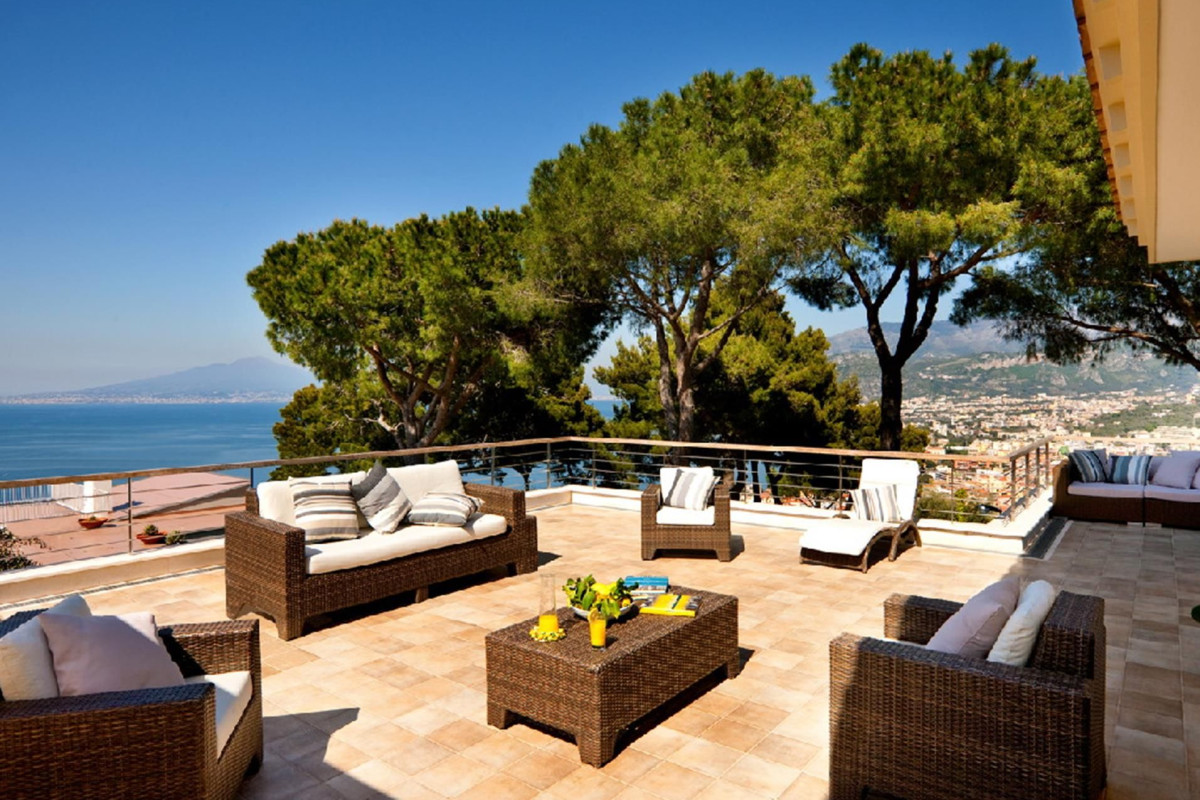 VILLA SORRENTO