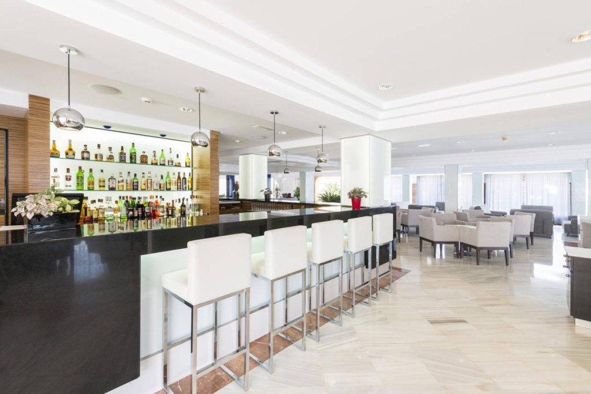 Vista Park Hotel & Apartments