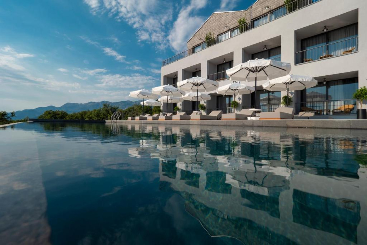 Vivid Blue Serenity Resort