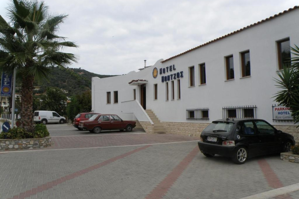 Vontzos Hotel