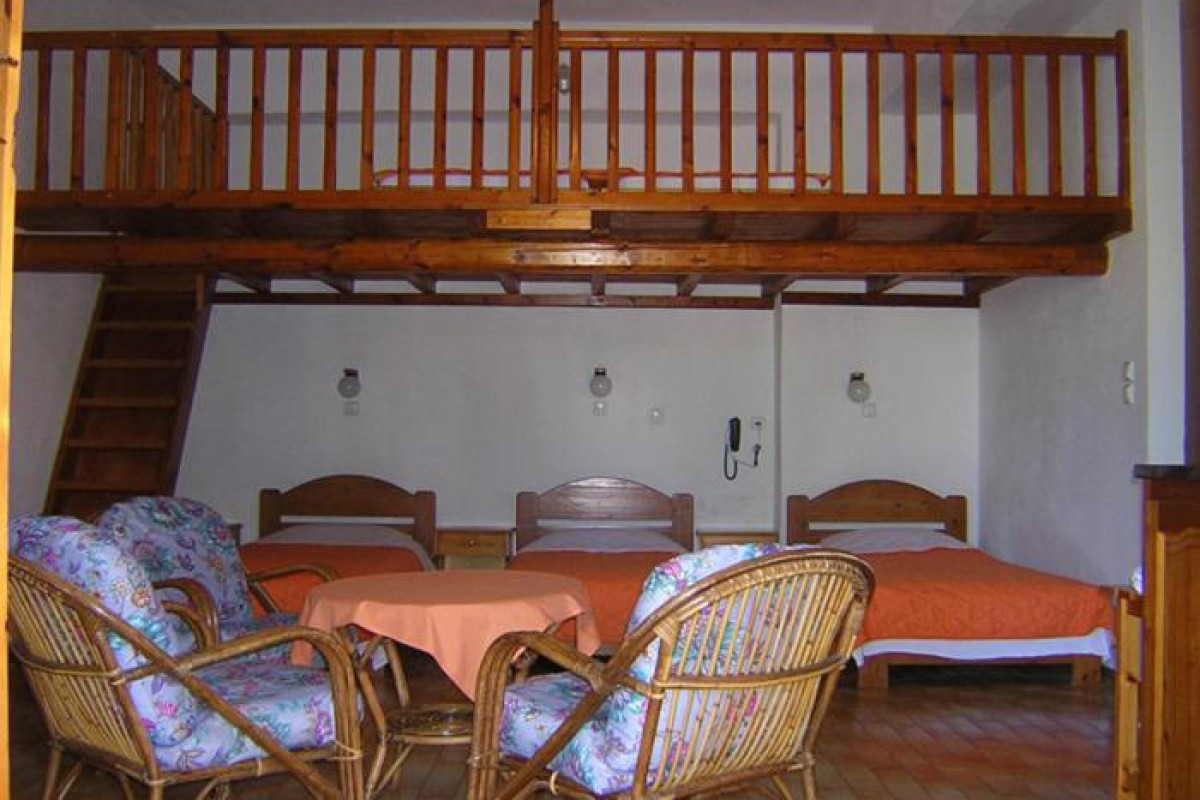 Vontzos Hotel