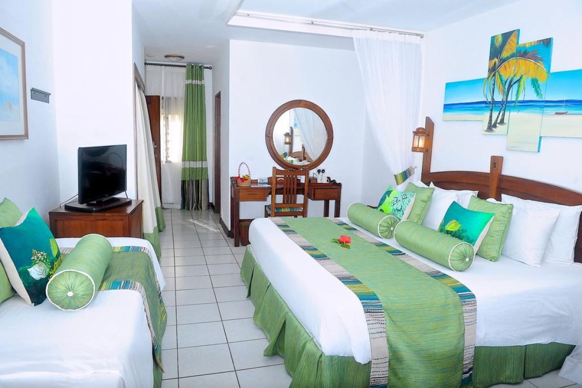 VOYAGER BEACH RESORT