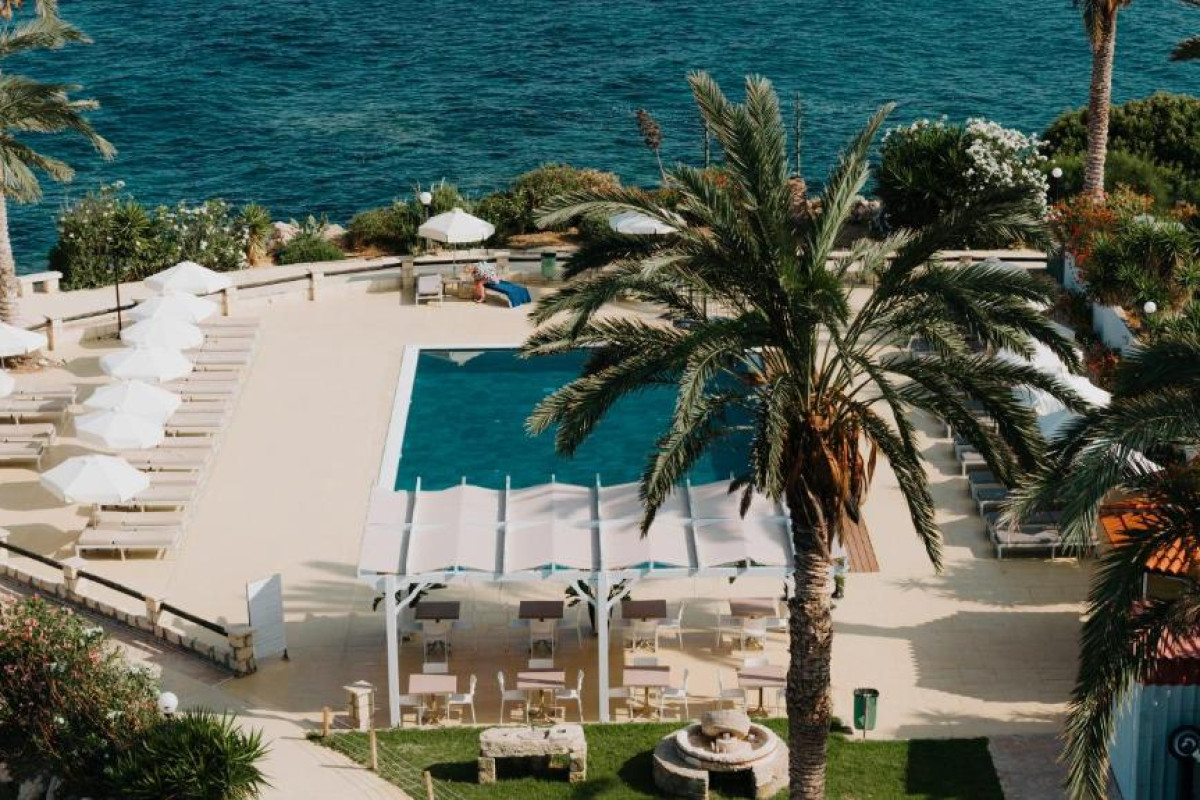 Vrachia Beach Hotel & Suites (Adults Only)
