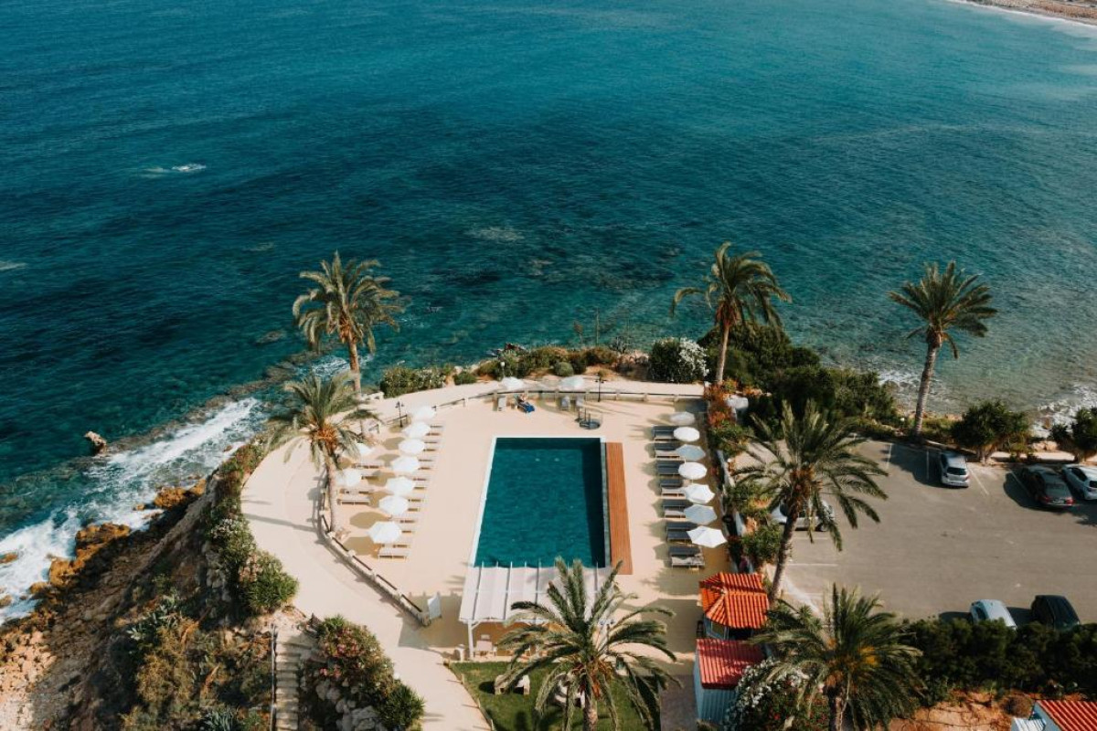 Vrachia Beach Hotel & Suites (Adults Only)