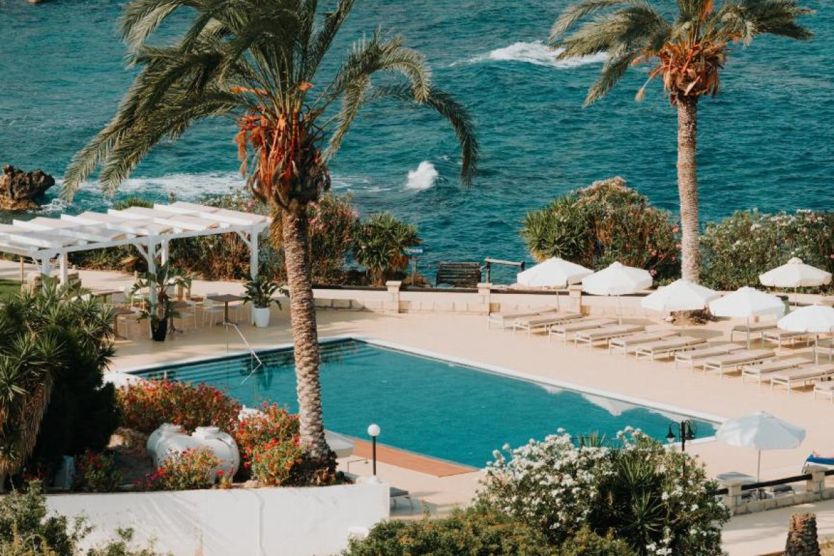 Vrachia Beach Hotel & Suites (Adults Only)