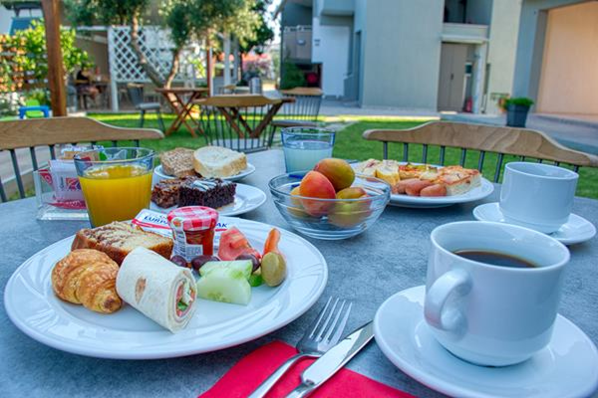 Vrahakia Hotel