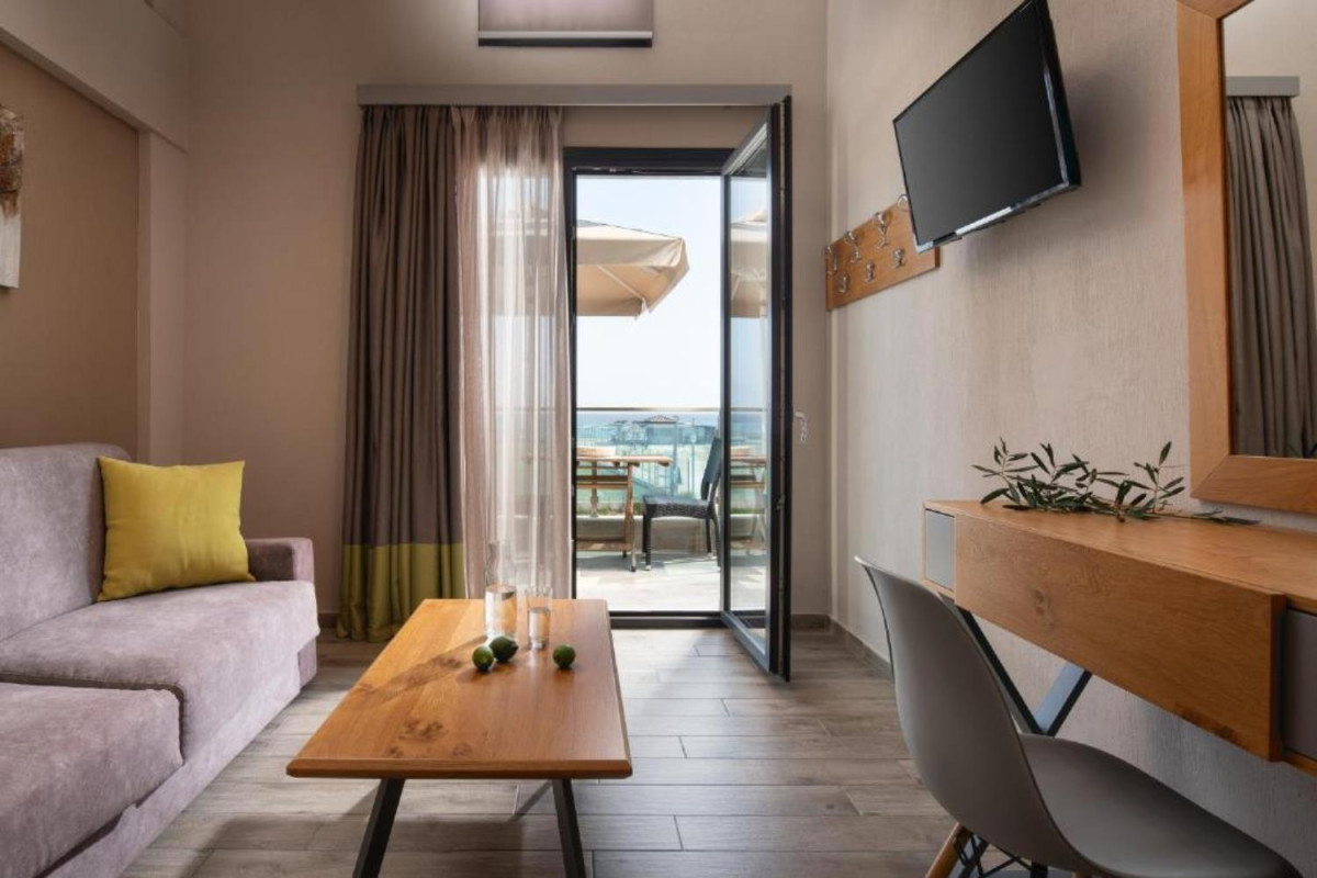 Vrahakia Hotel