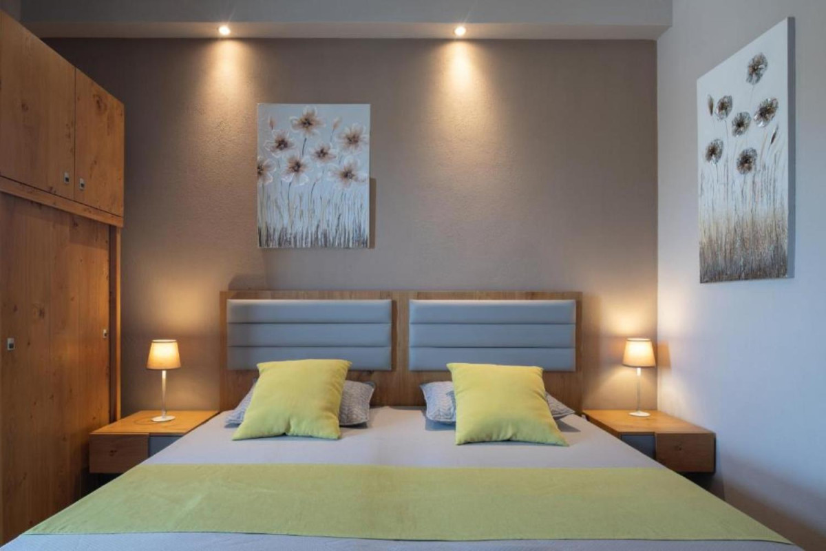 Vrahakia Hotel
