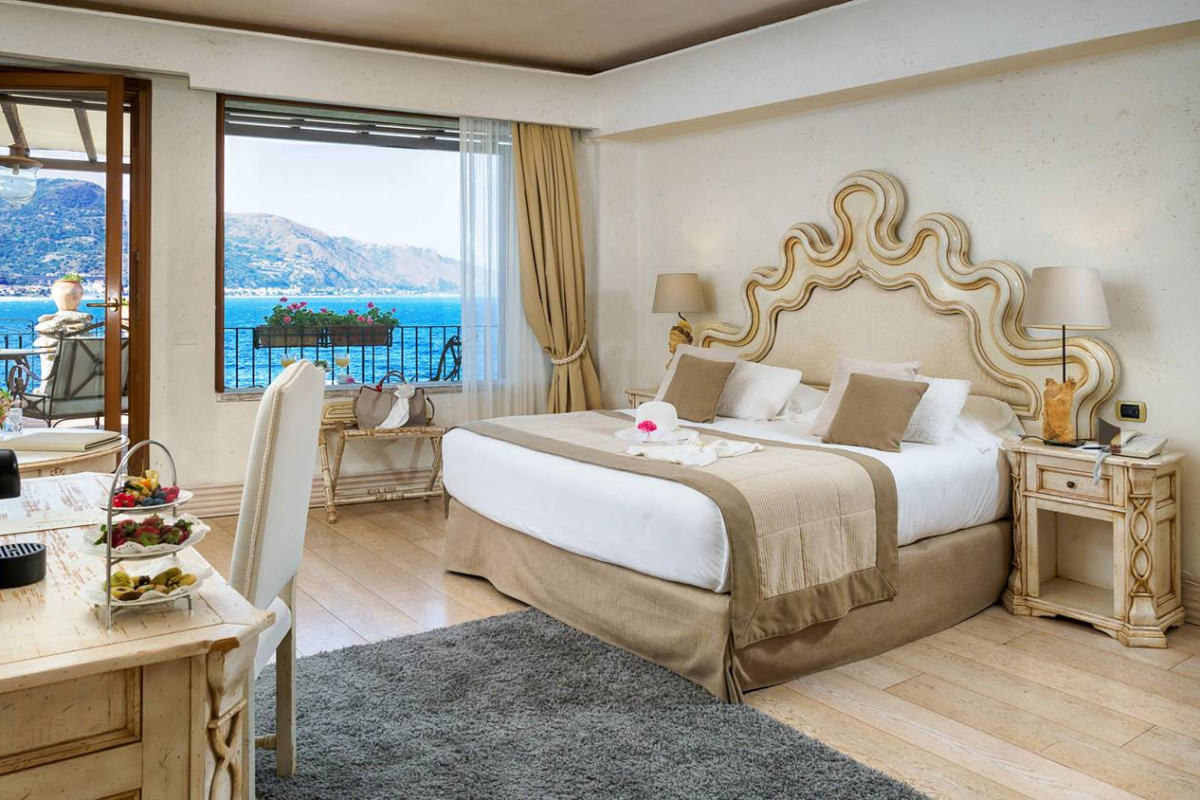 VRETREATS ATLANTIS BAY