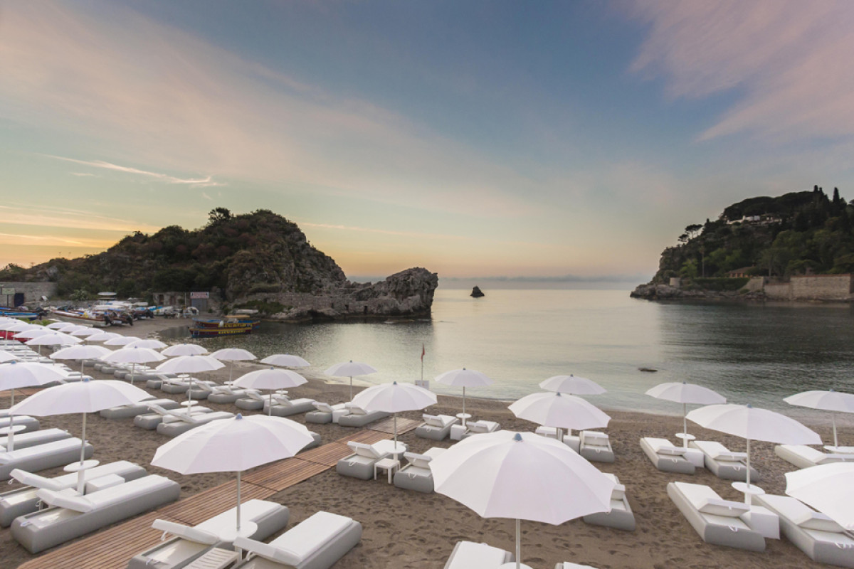VRETREATS MAZZARO' SEA PALACE