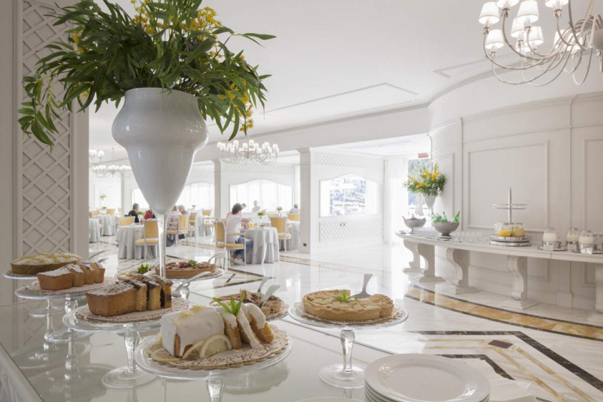 VRETREATS MAZZARO' SEA PALACE