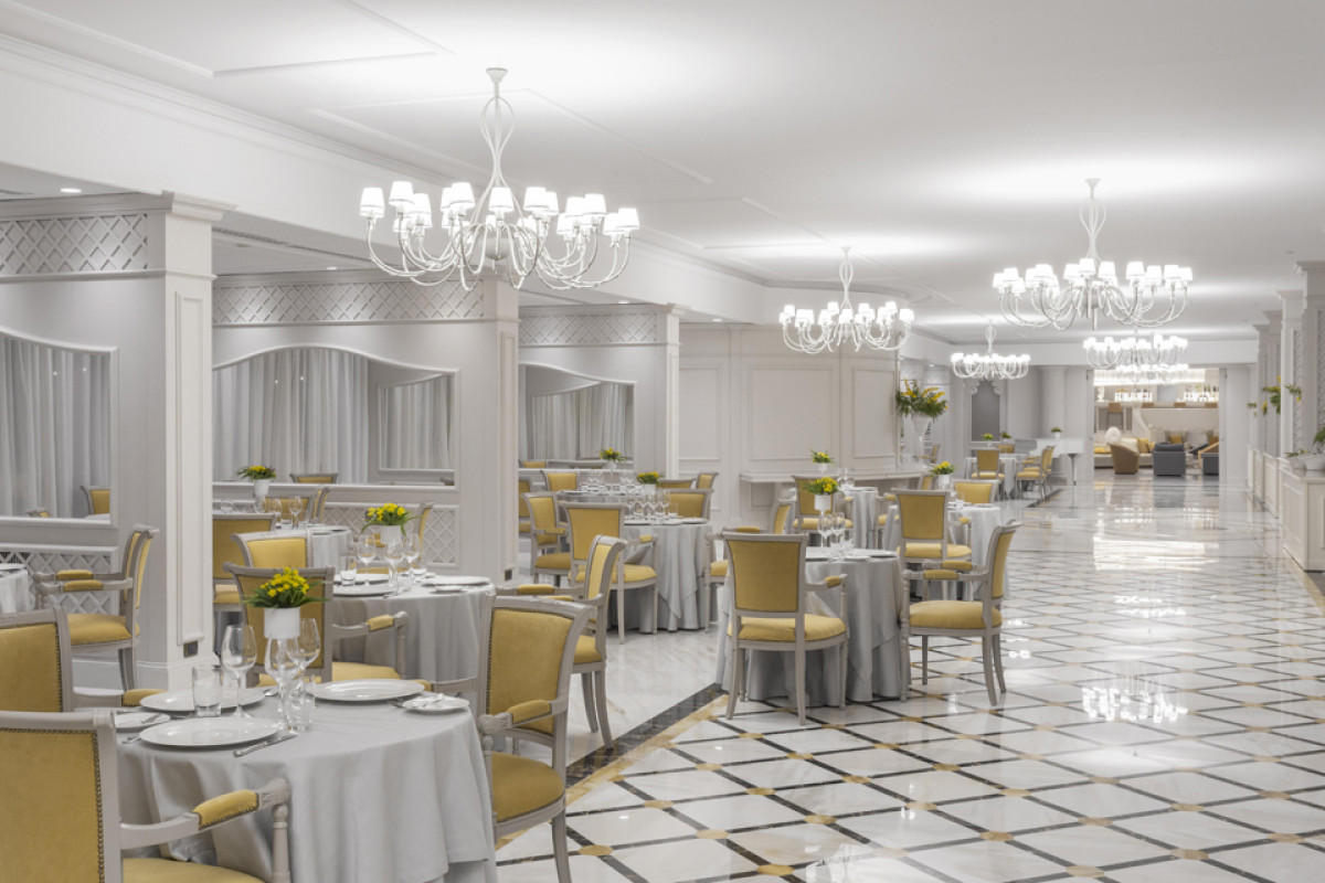 VRETREATS MAZZARO' SEA PALACE