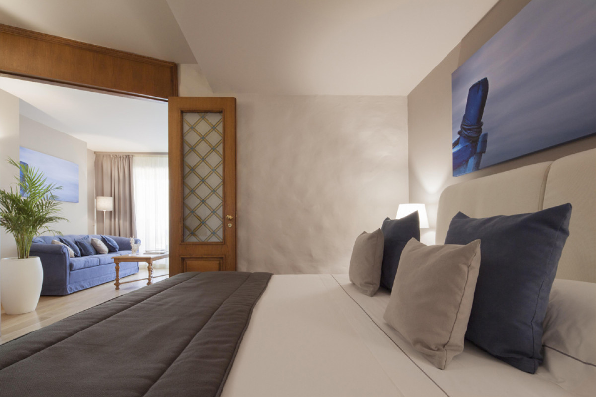VRETREATS MAZZARO' SEA PALACE