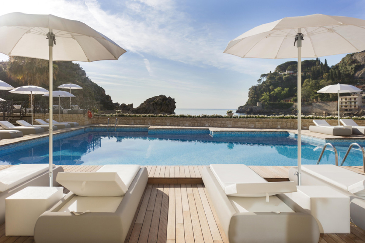VRETREATS MAZZARO' SEA PALACE