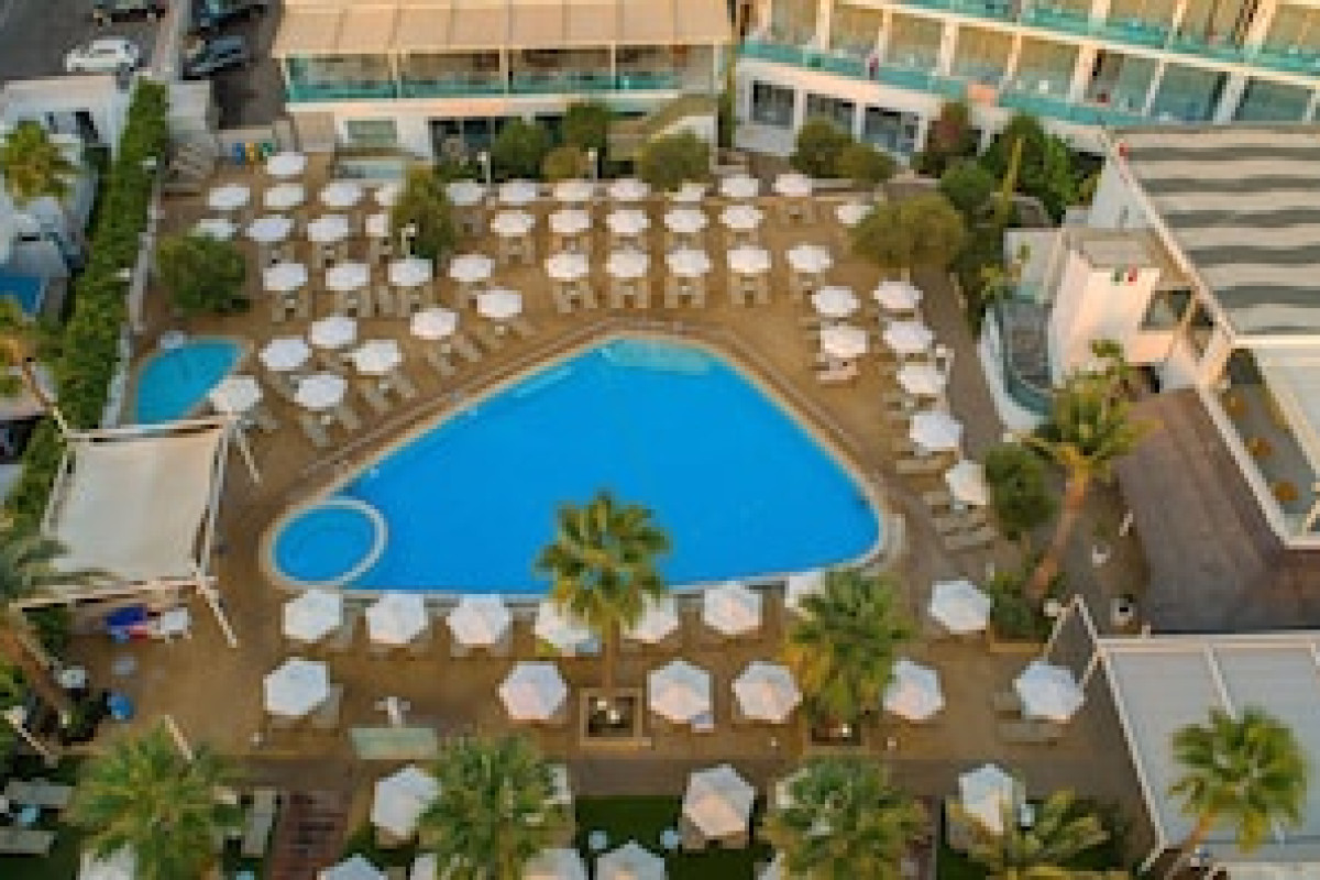 VRISSAKI BEACH HOTEL