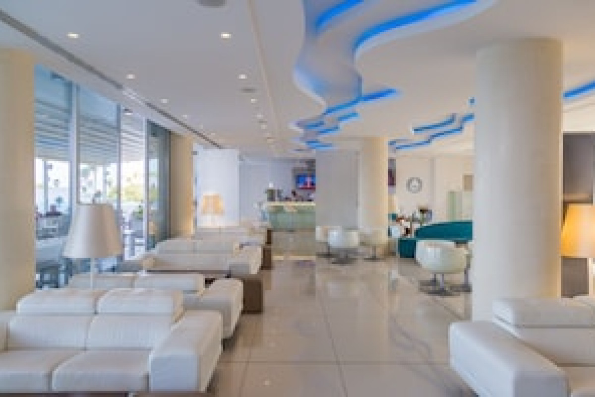 VRISSAKI BEACH HOTEL