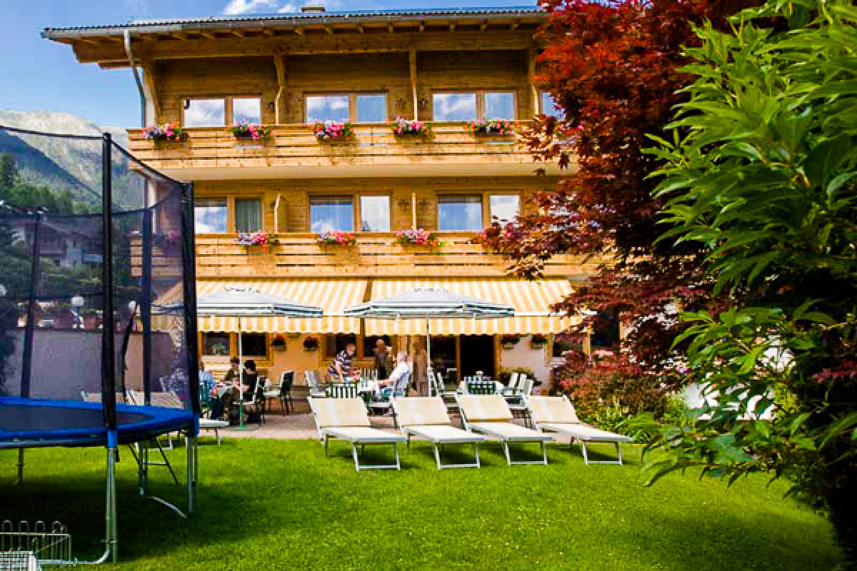 Waldhof Ferienhotel