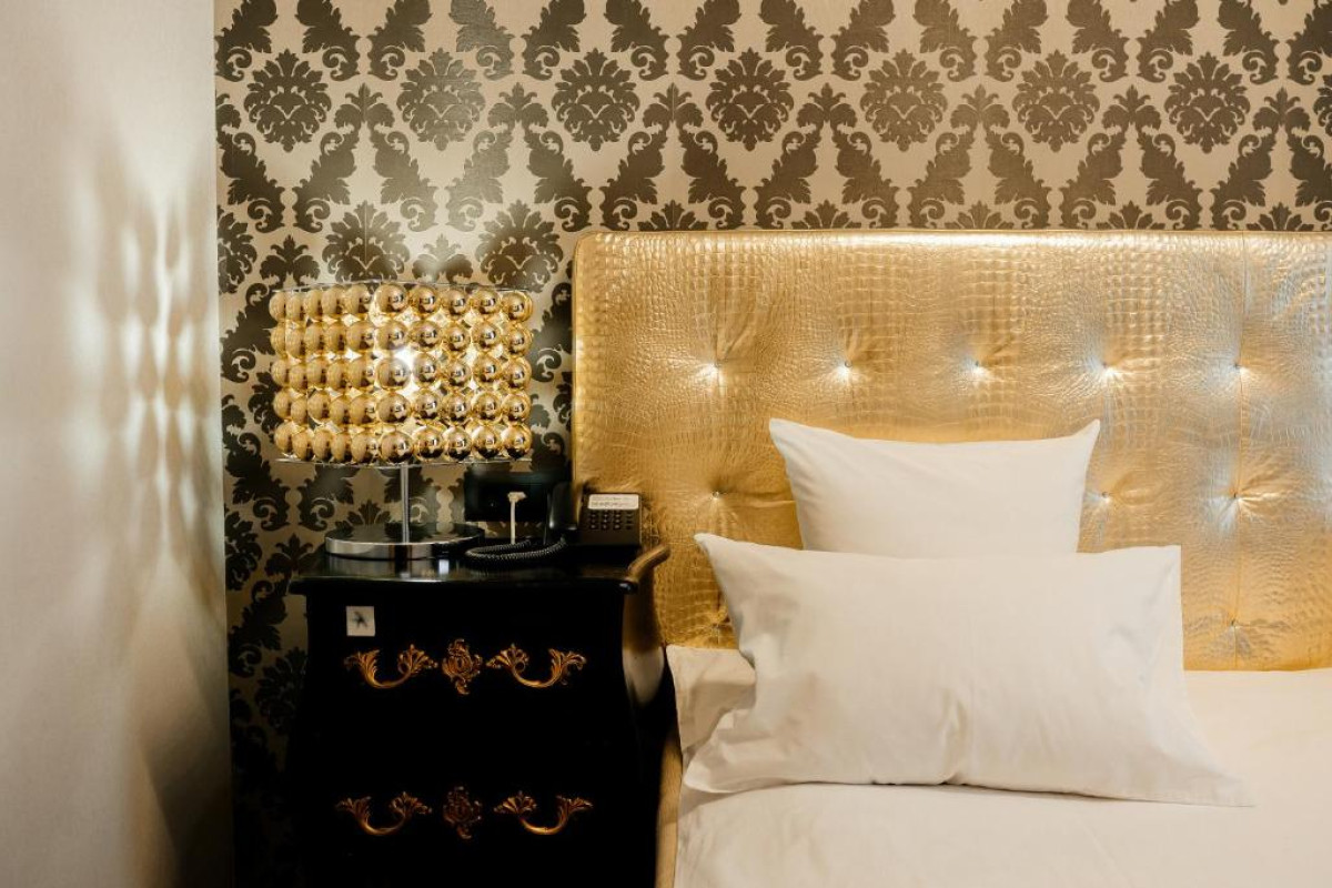 Weekend Boutique Hotel