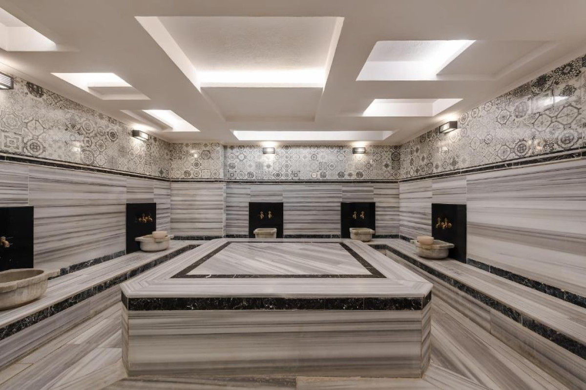 White City Beach Hotel