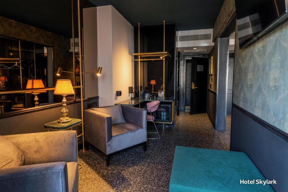 Combo Hotel Skylark 2 nopti si Sejur Hotel Golden Coast Bungalows Nea Makri