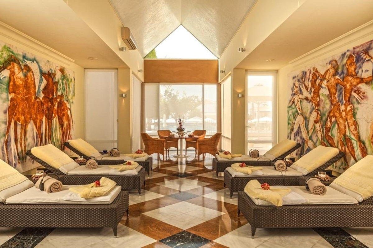 Neptune Luxury Resort