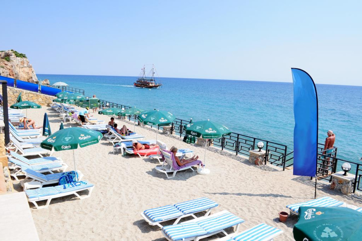 WHITE CITY BEACH HOTEL