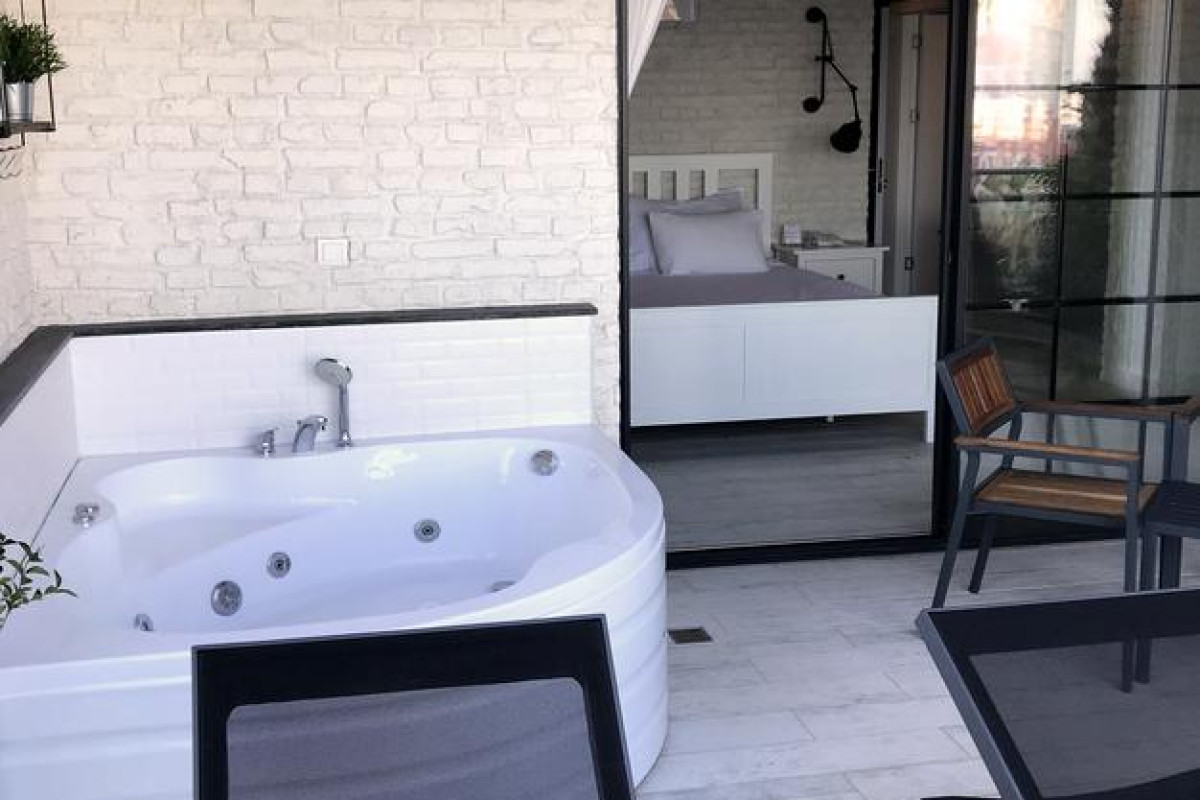 WHITE CITY RESORT HOTEL