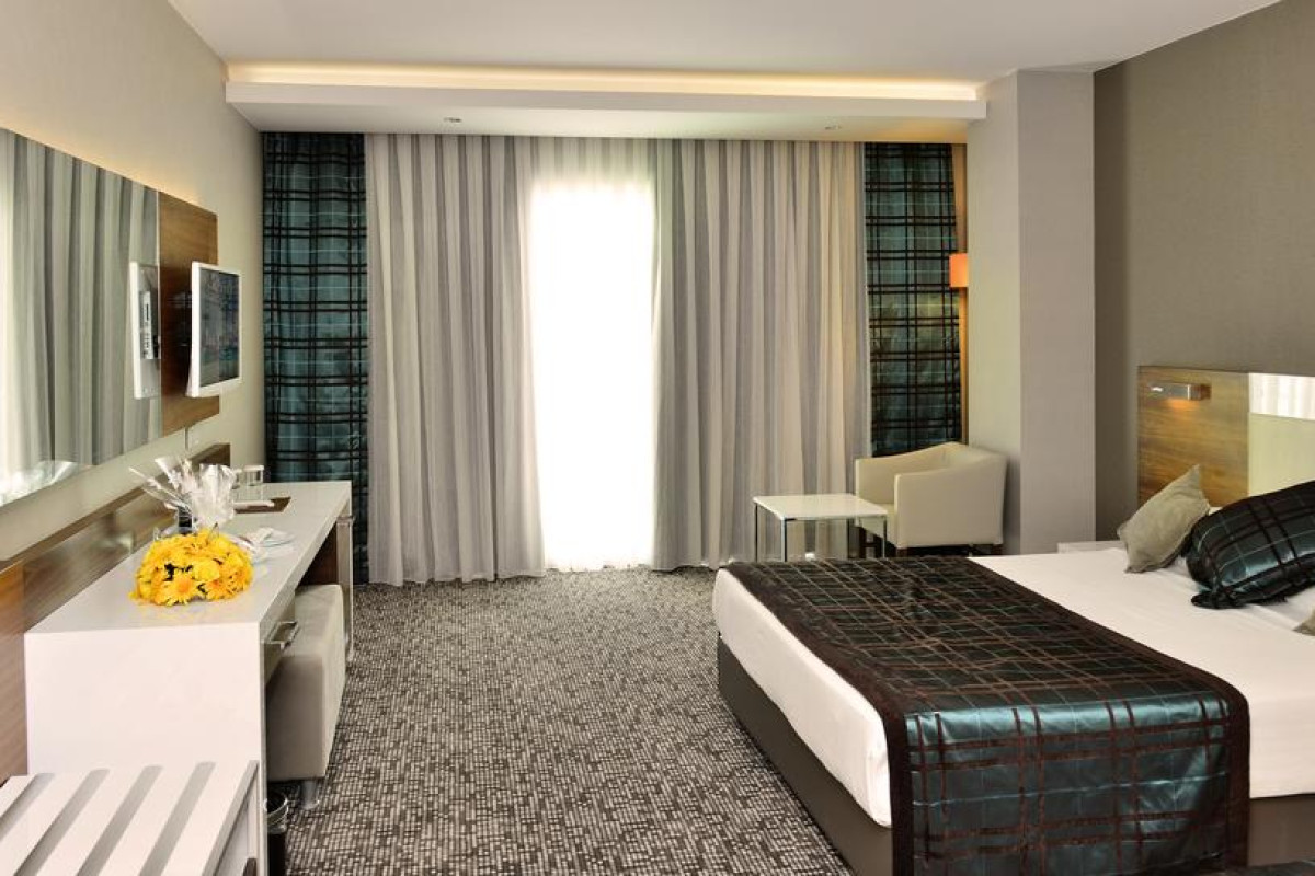 WHITE CITY RESORT HOTEL