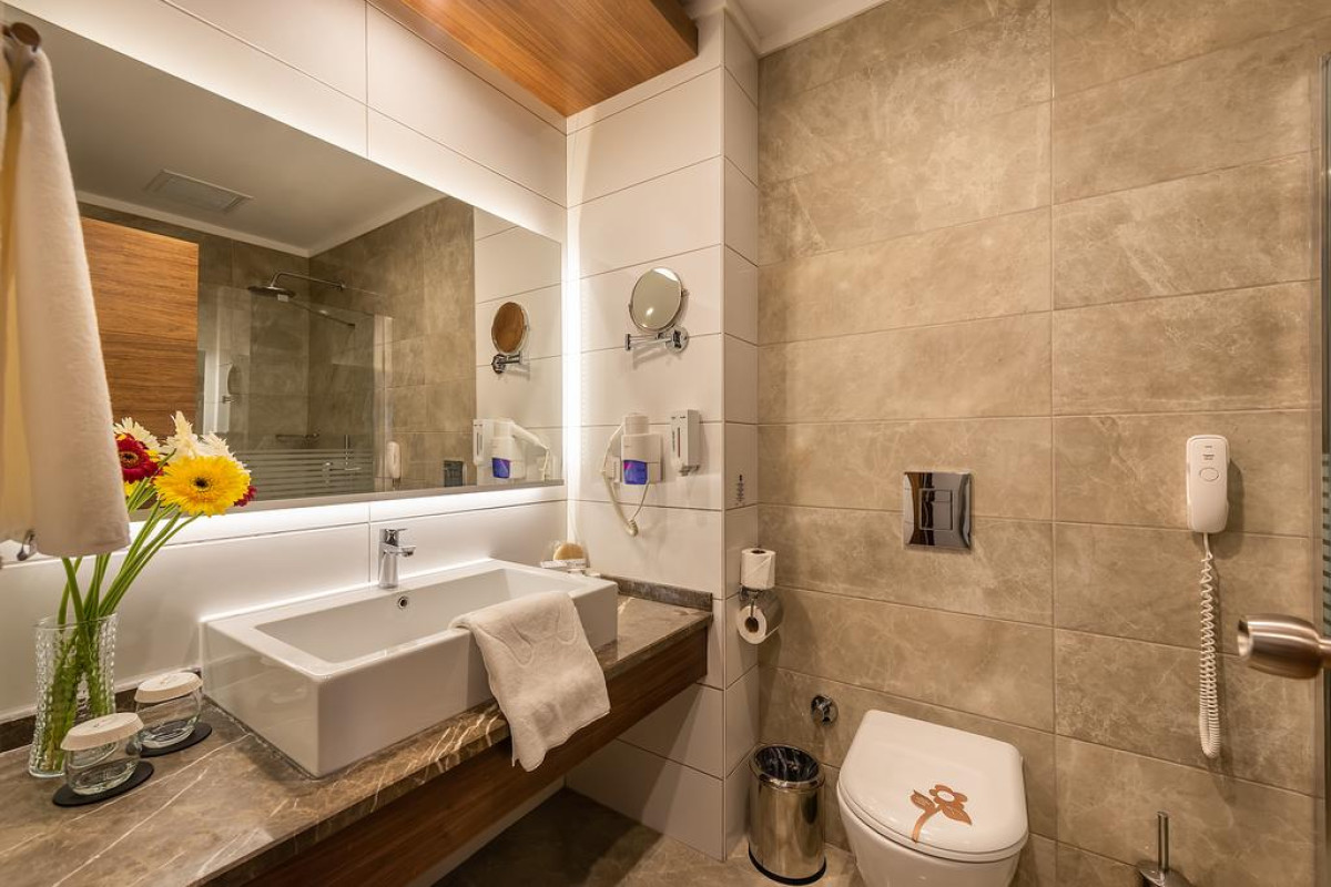 WHITE CITY RESORT HOTEL