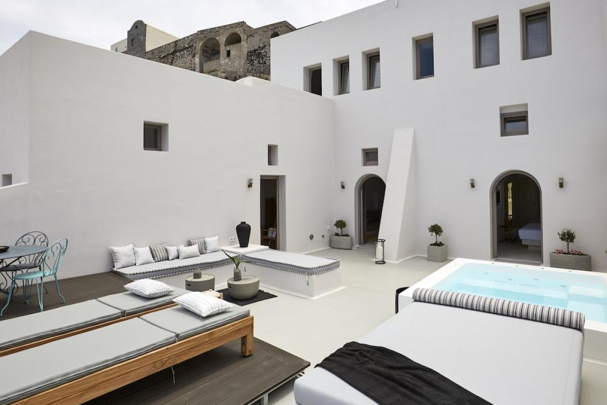 White & Co. La Torre Suites Santorini