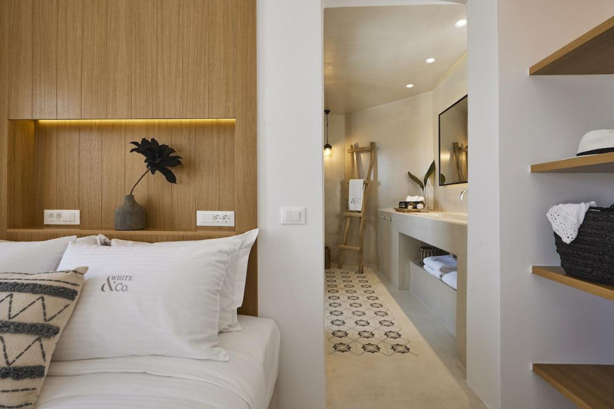 White & Co. La Torre Suites Santorini