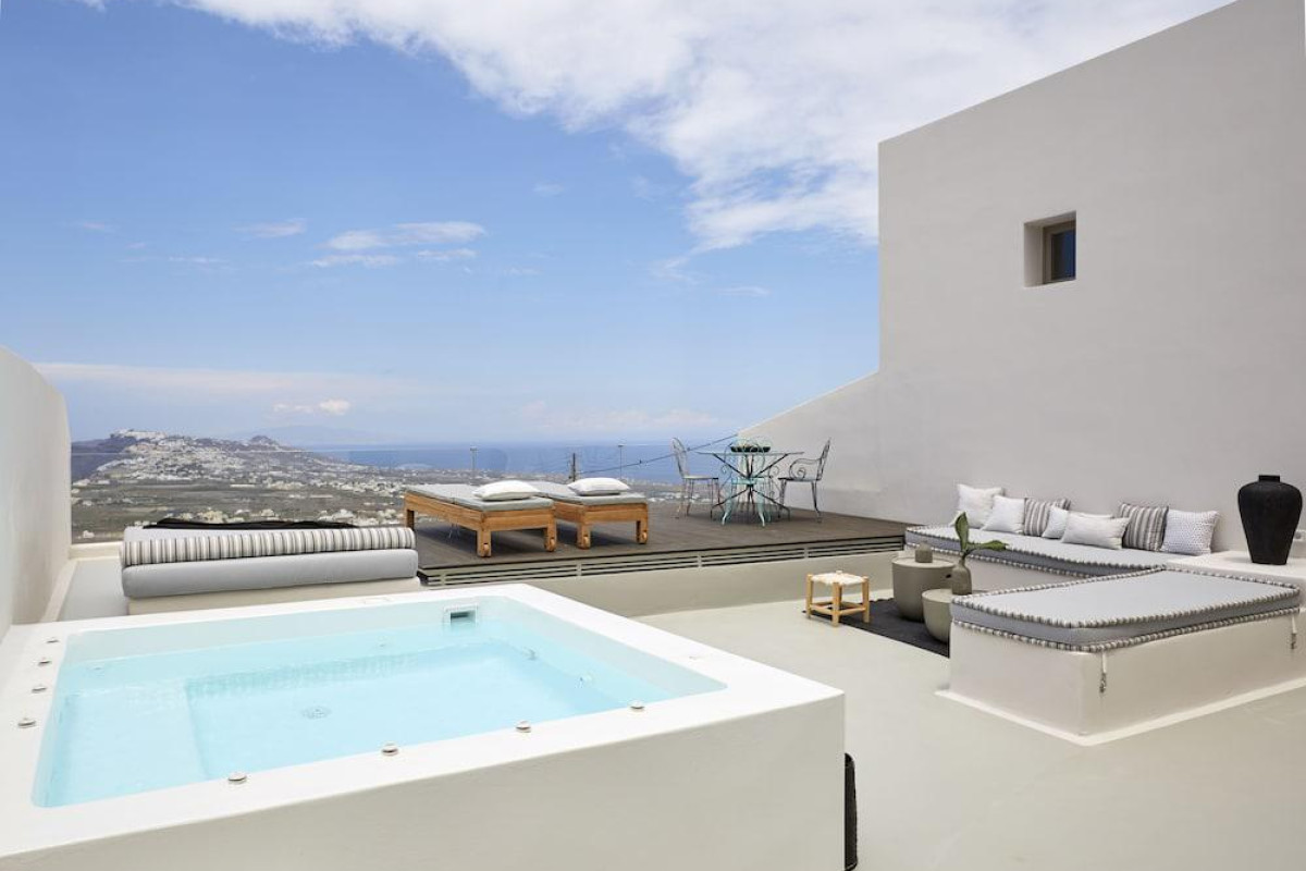 White & Co. La Torre Suites Santorini