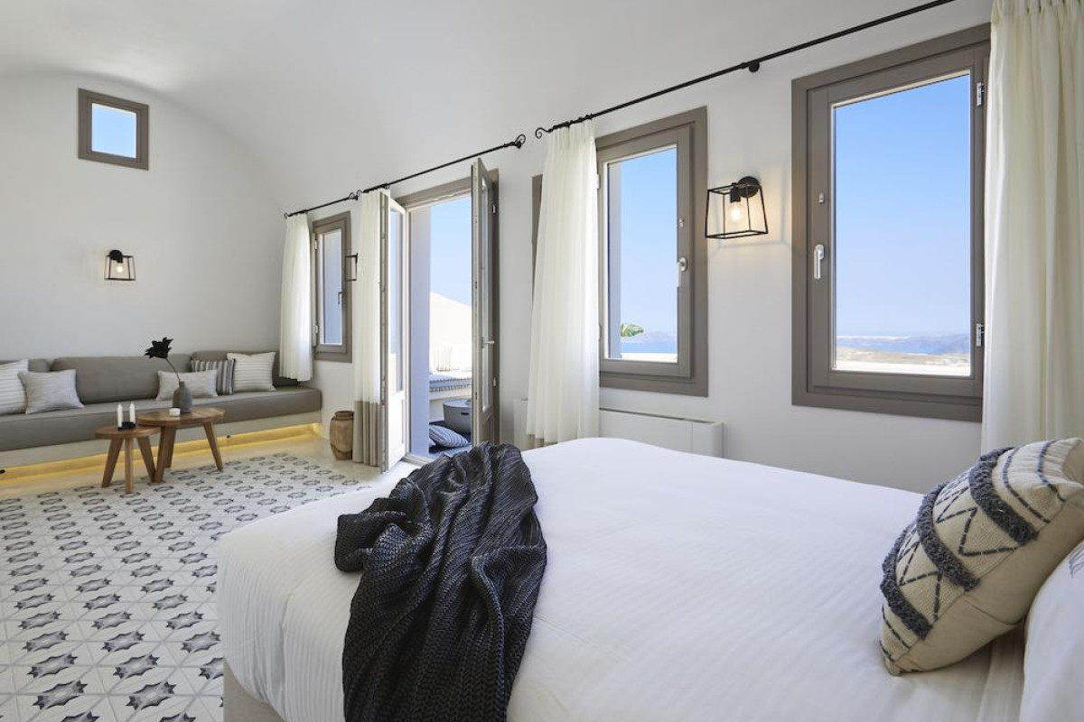 White & Co. La Torre Suites Santorini