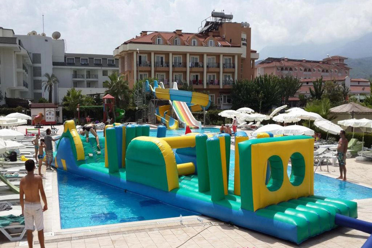 WHITE LILYUM HOTEL