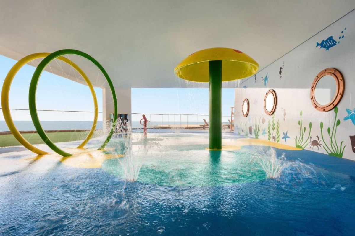 Hotel Wyndham Garden Ajman Corniche