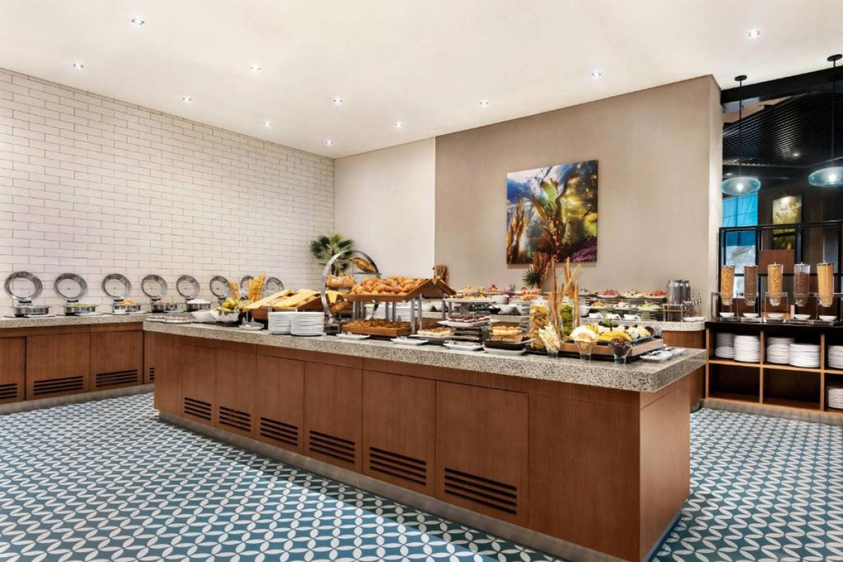 Hotel Wyndham Garden Ajman Corniche