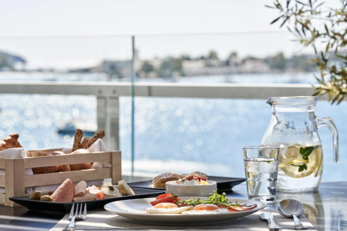 Hotel Xenia Poros Image