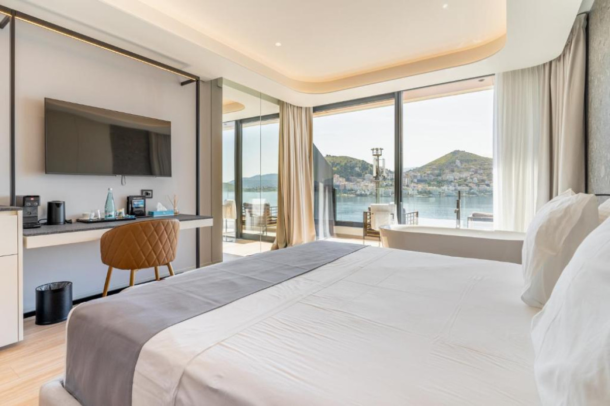 Hotel Yacht Premium