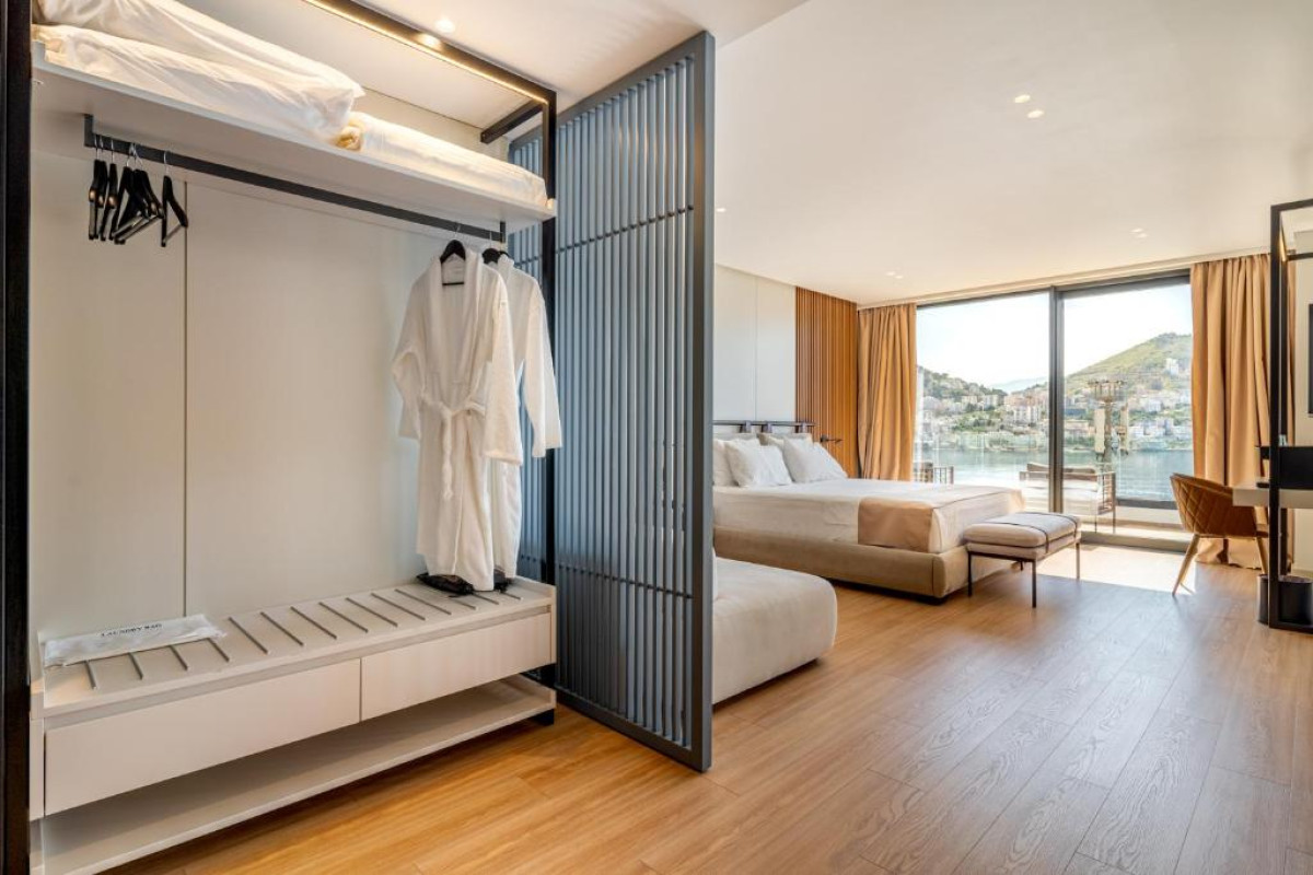 Hotel Yacht Premium