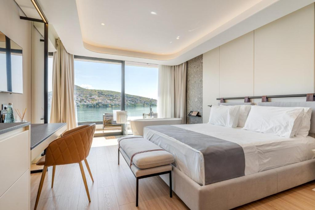 Hotel Yacht Premium