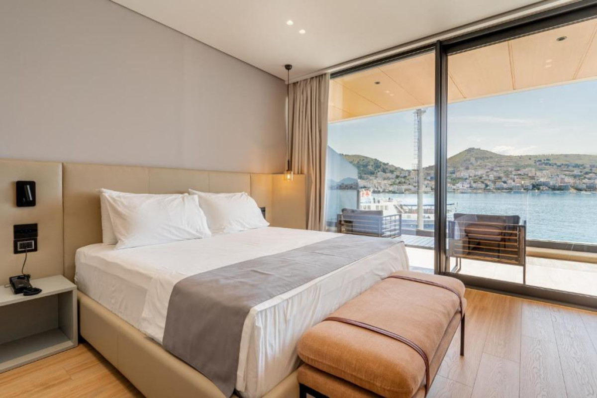 Hotel Yacht Premium