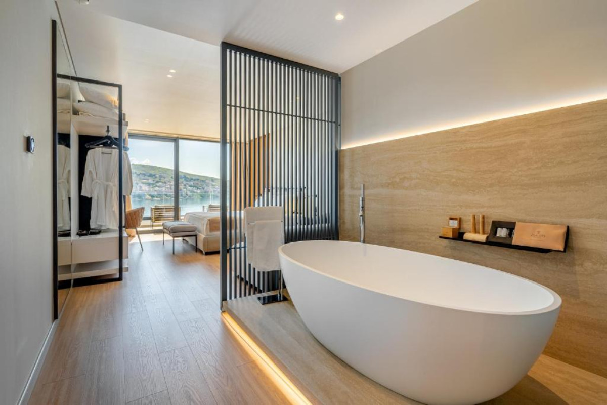 Hotel Yacht Premium