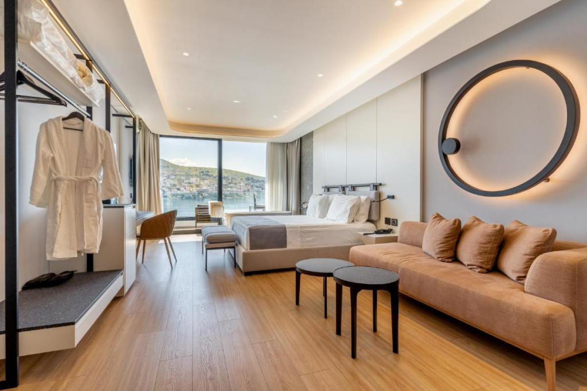Hotel Yacht Premium
