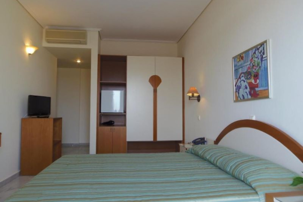 YAKINTHOS HOTEL