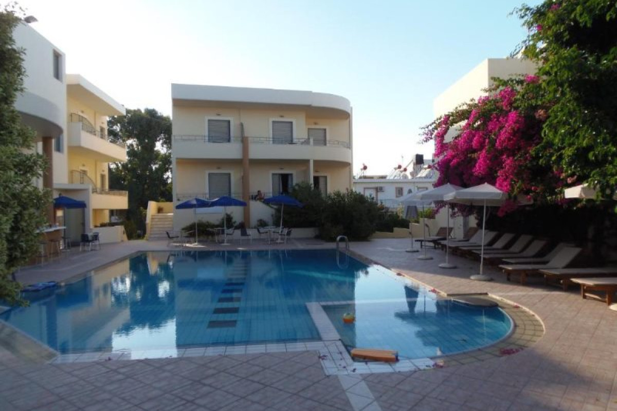 YAKINTHOS HOTEL